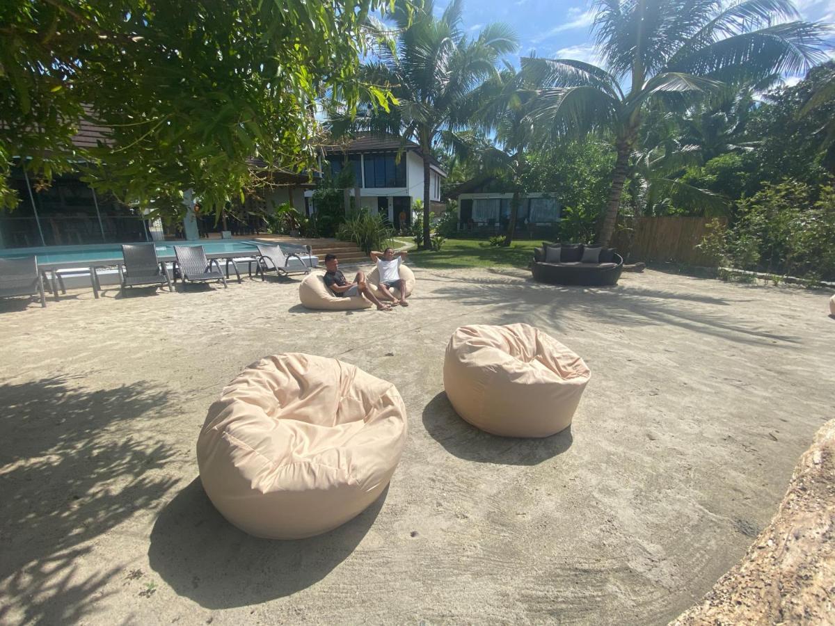 Amila Dive Beach Resort Sipalay Exterior photo