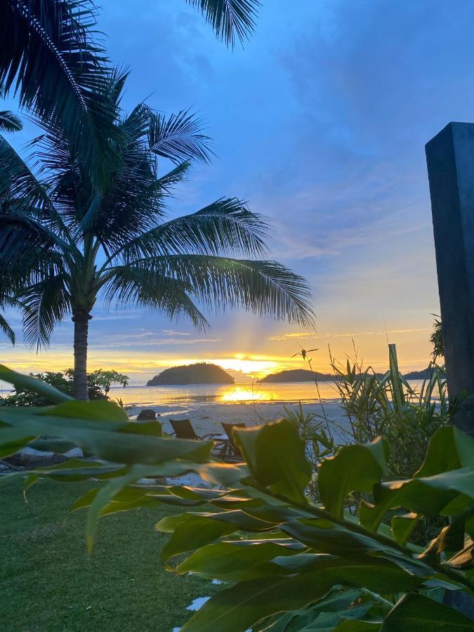Amila Dive Beach Resort Sipalay Exterior photo