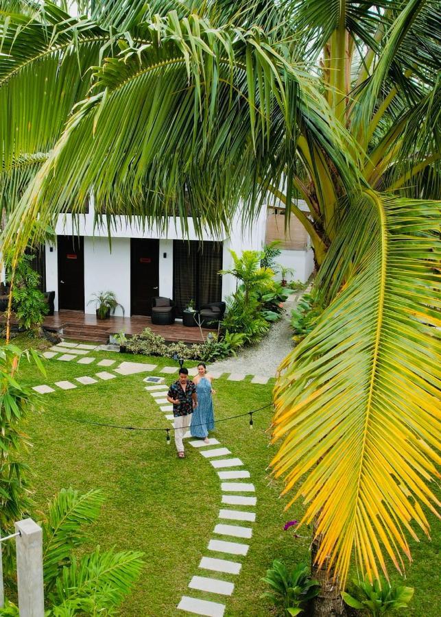 Amila Dive Beach Resort Sipalay Exterior photo