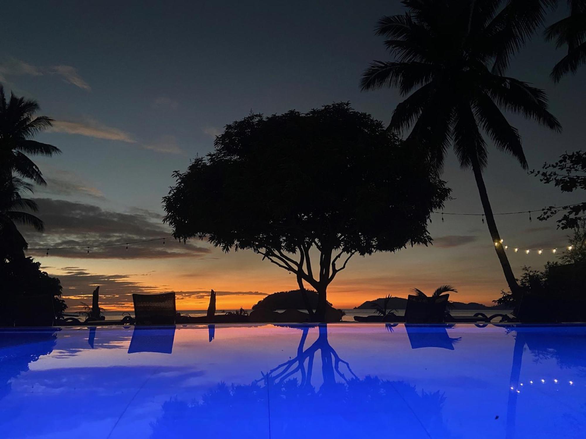 Amila Dive Beach Resort Sipalay Exterior photo