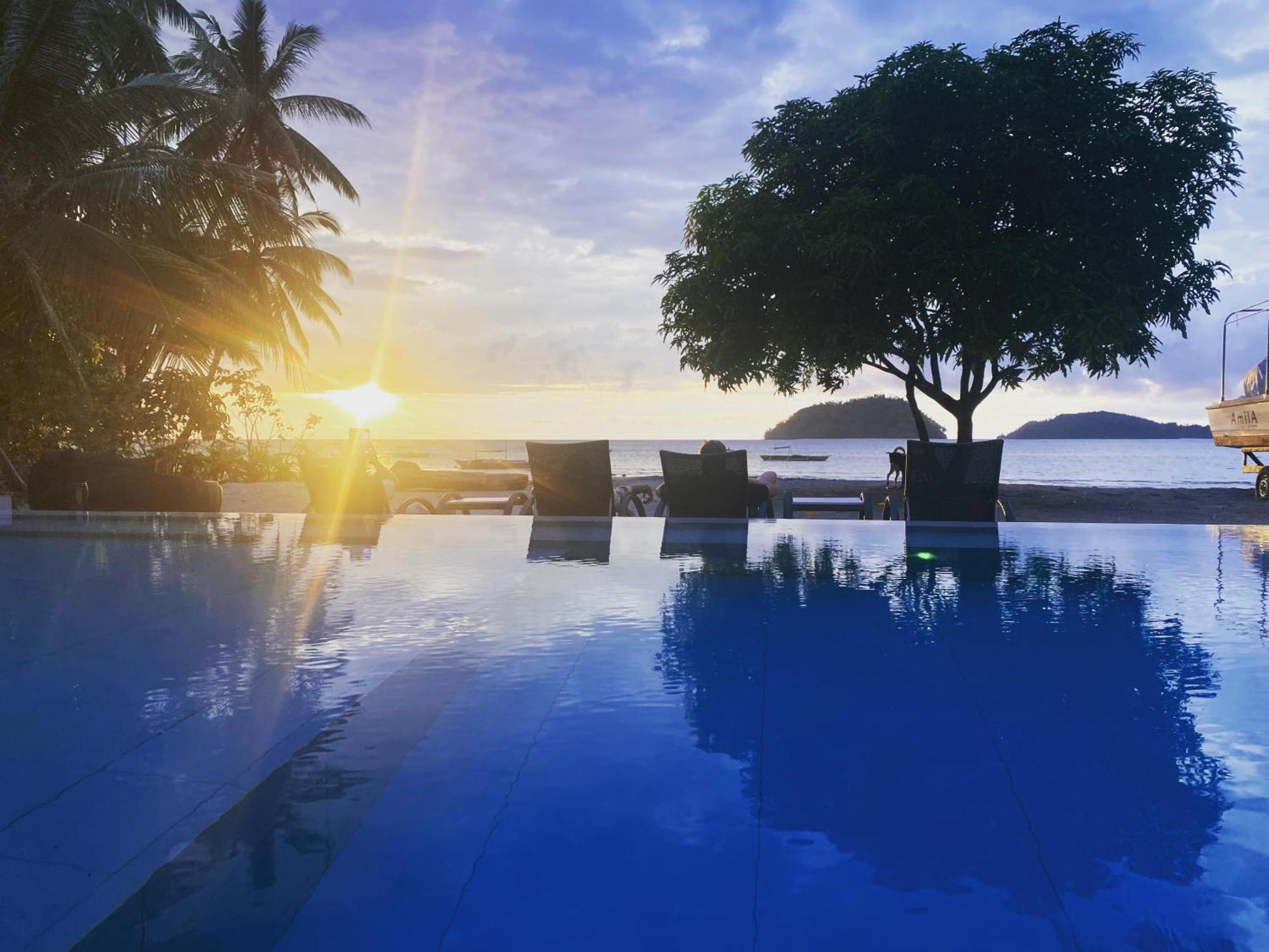 Amila Dive Beach Resort Sipalay Exterior photo