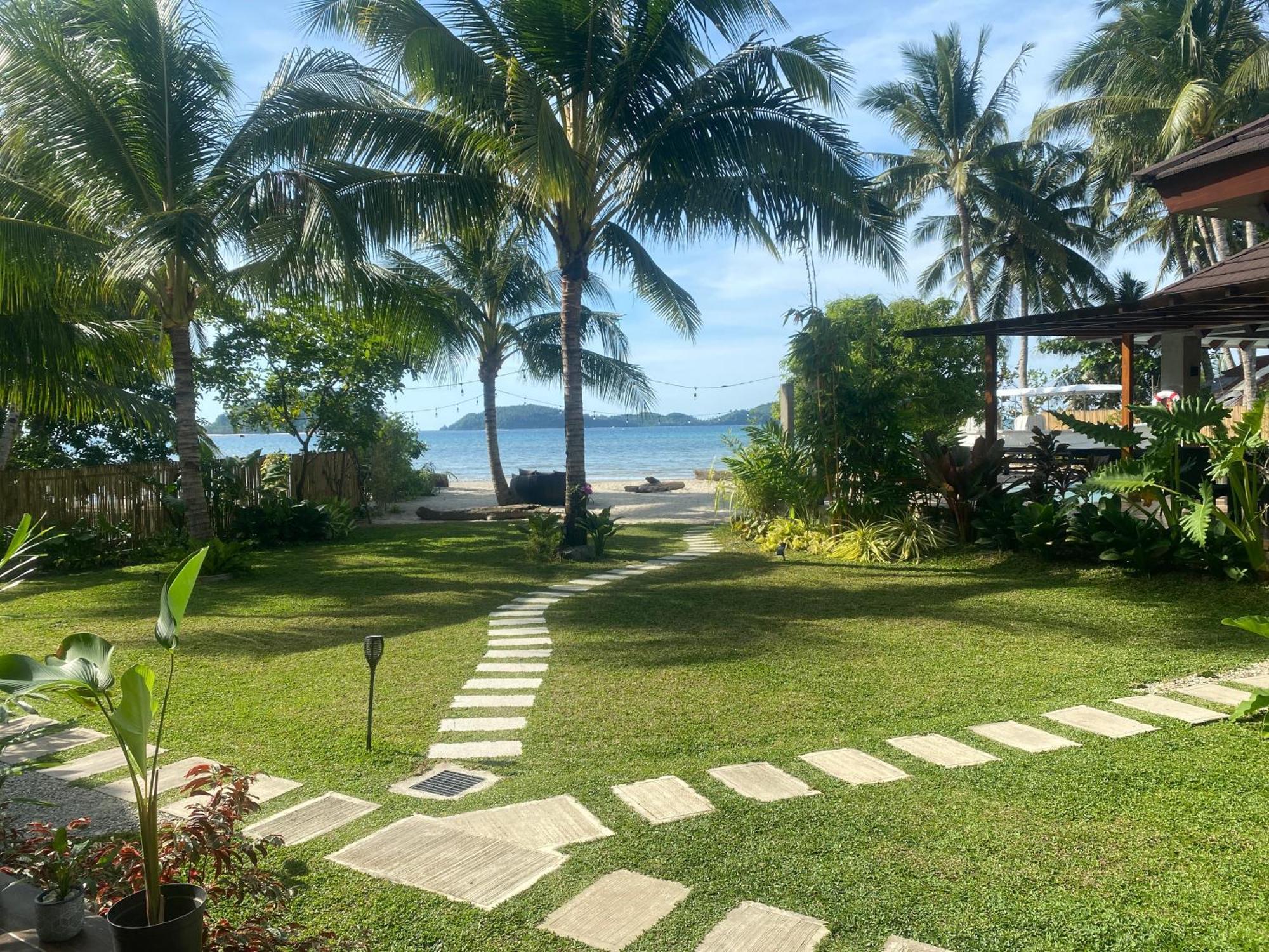 Amila Dive Beach Resort Sipalay Exterior photo